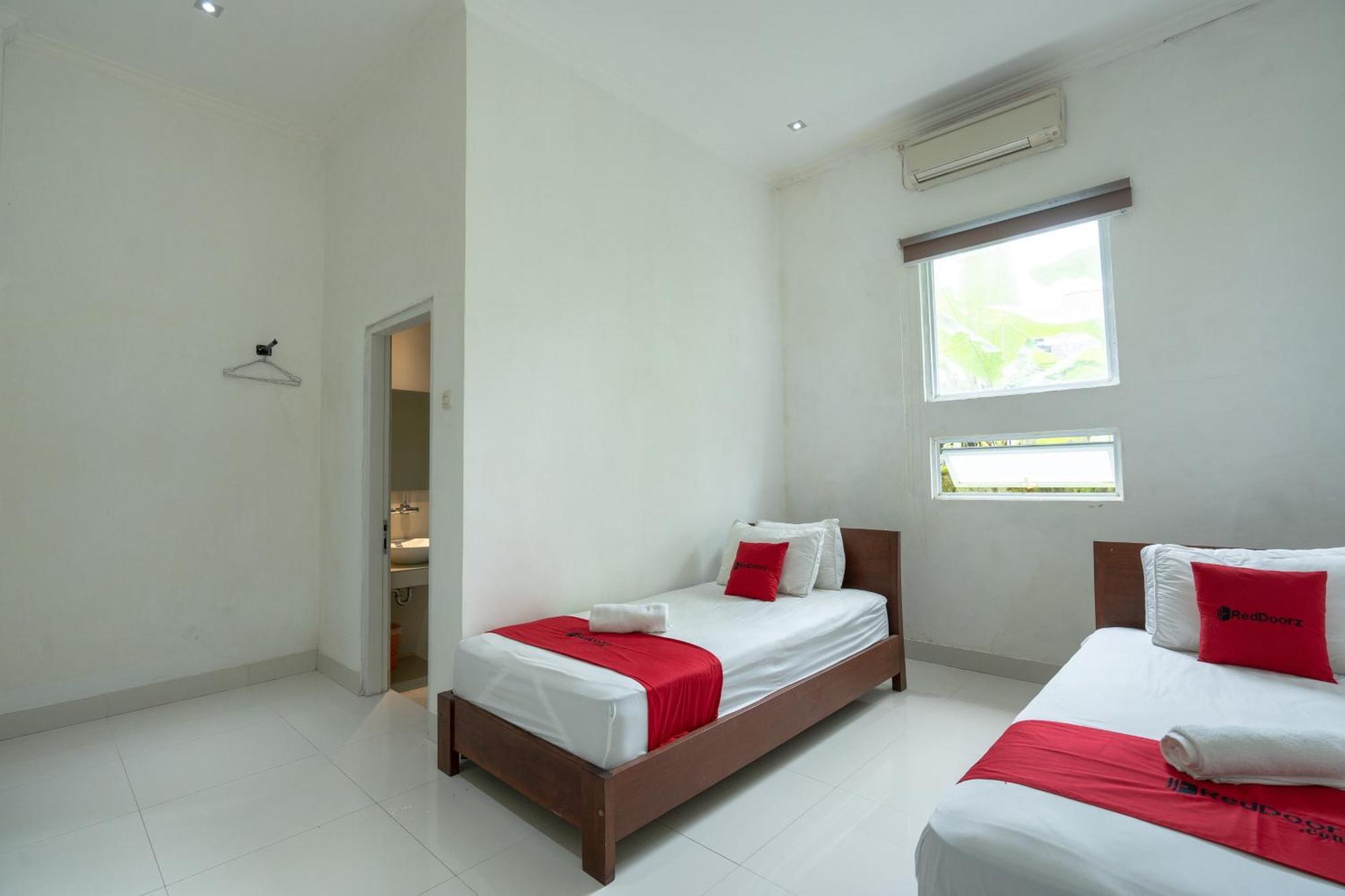 RedDoorz near Bali Zoo Ubud Sukawati Zewnętrze zdjęcie