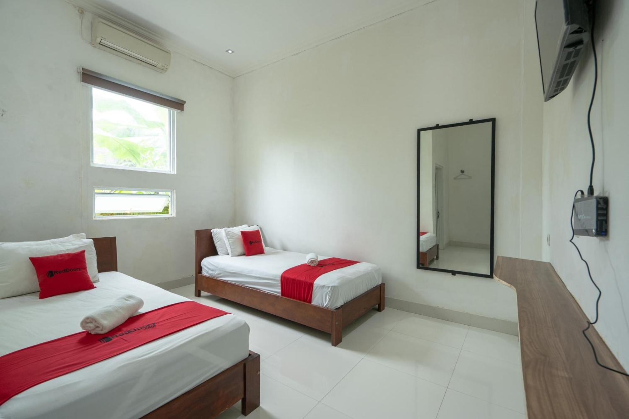 RedDoorz near Bali Zoo Ubud Sukawati Zewnętrze zdjęcie