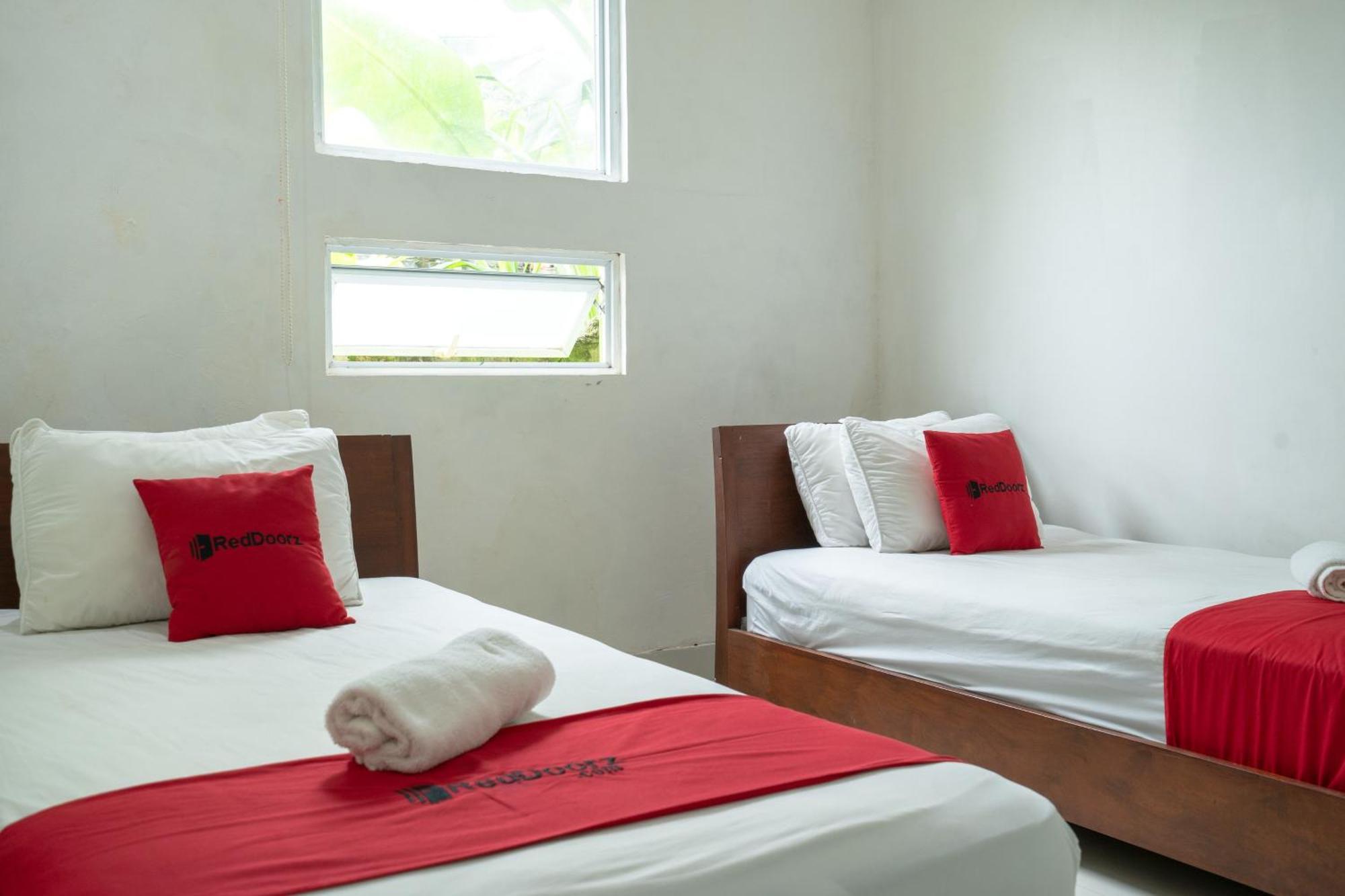 RedDoorz near Bali Zoo Ubud Sukawati Zewnętrze zdjęcie