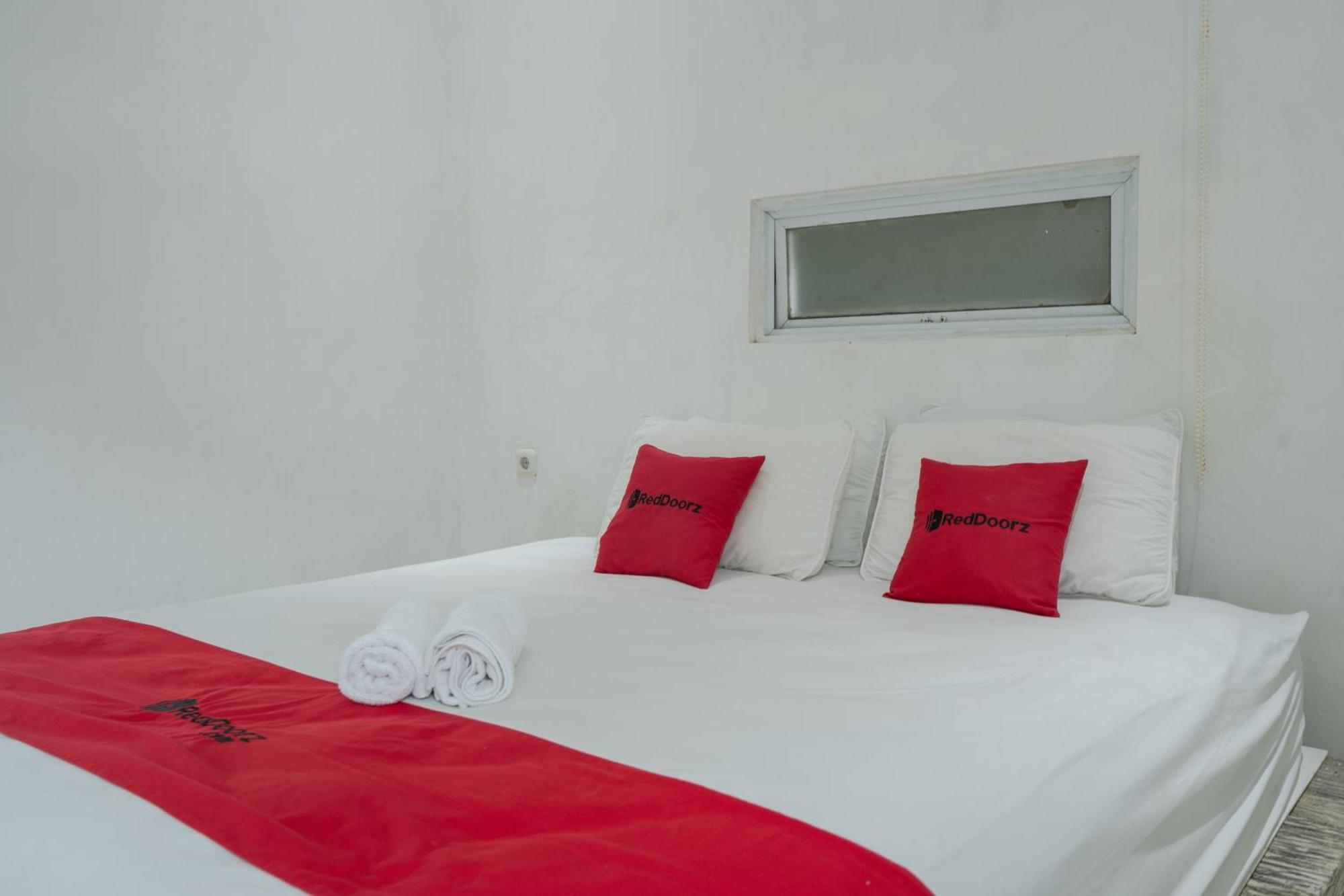 RedDoorz near Bali Zoo Ubud Sukawati Zewnętrze zdjęcie